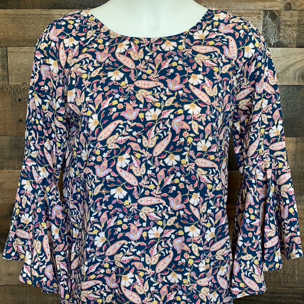 LC LAUREN CONRAD Bell Sleeve Print Top Size Small - Picture 7 of 11